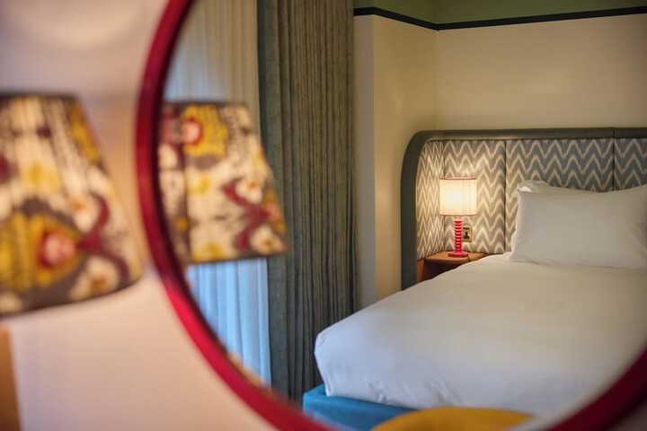 Room 27 of 79