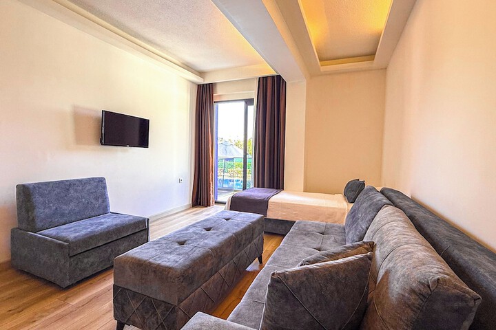 Room 15 of 36
