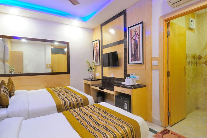 Room 5 of 19