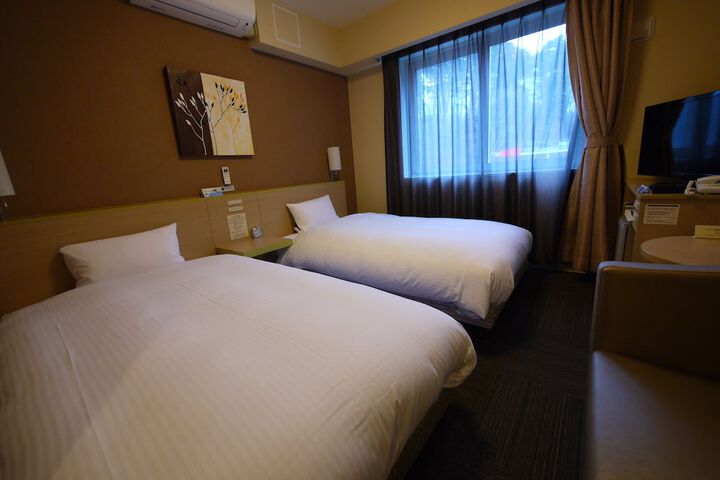 Room 4 of 19