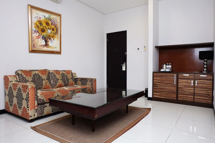 Room 17 of 27