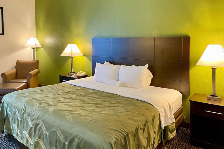Room 4 of 24