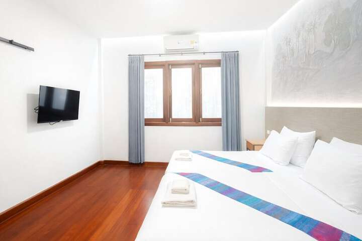 Room 43 of 112