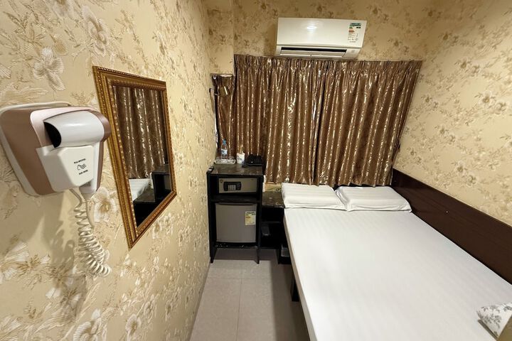 Room 37 of 138