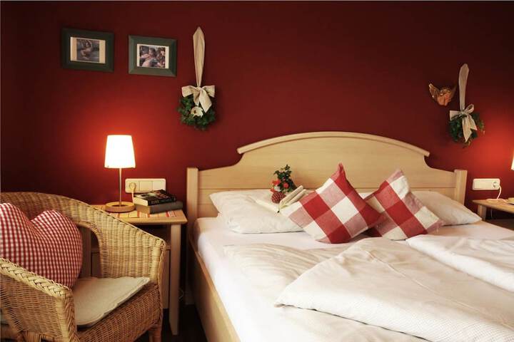 Room 6 of 47