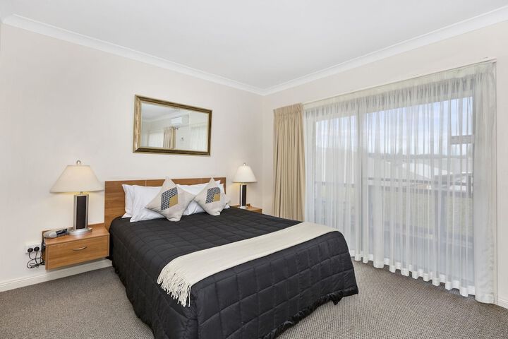 Room 5 of 25