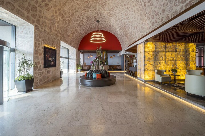 Hotel Interior 10 of 87