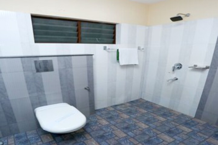 Room 2 of 28