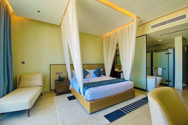 Room 52 of 120
