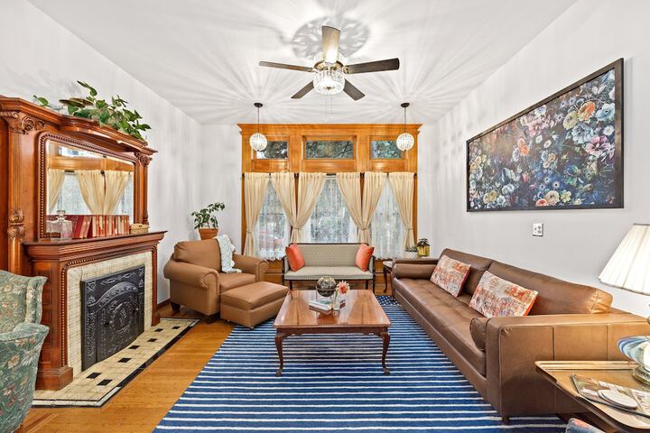 Lounge 48 of 68