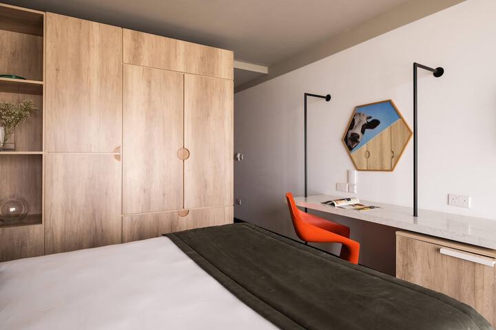 Room 13 of 113