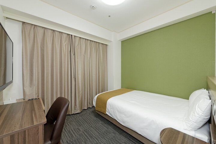 Room 14 of 30