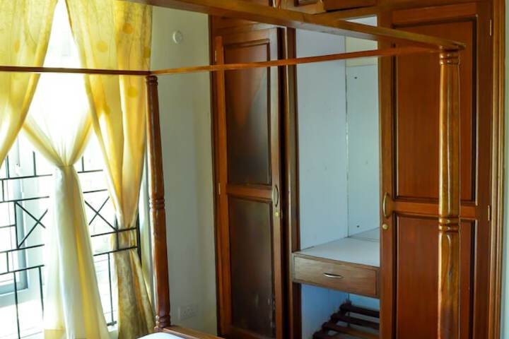 Room 11 of 39