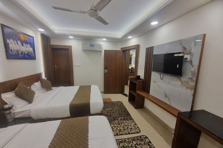 Room 14 of 42