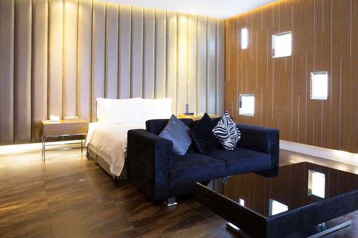 Room 27 of 53