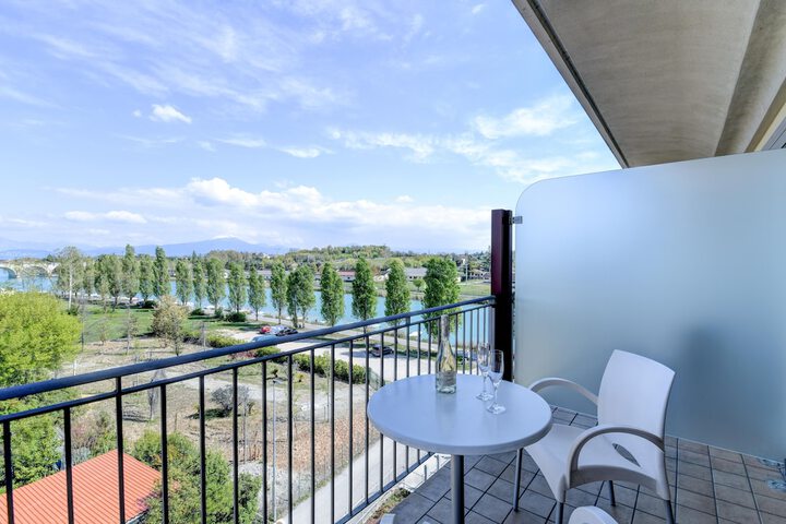 Terrace/Patio 42 of 101