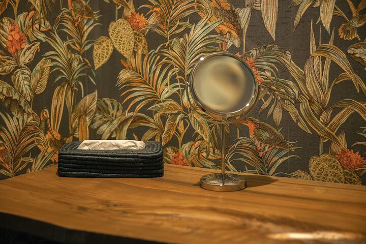 Room 27 of 152