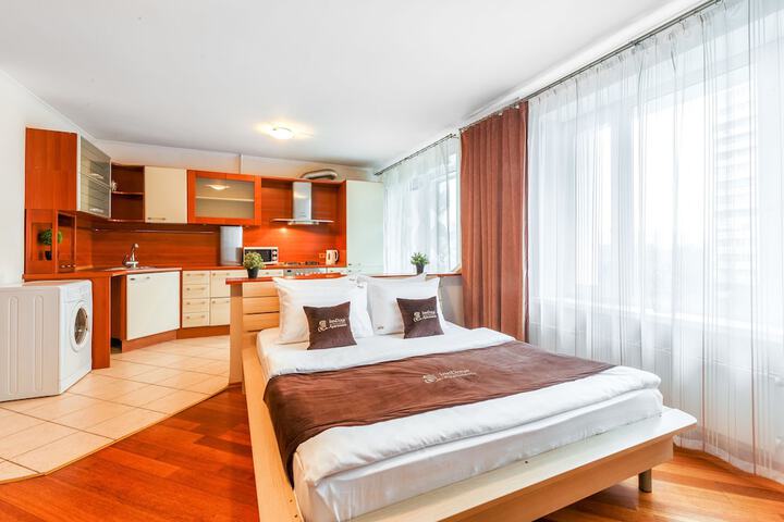 Room 8 of 13