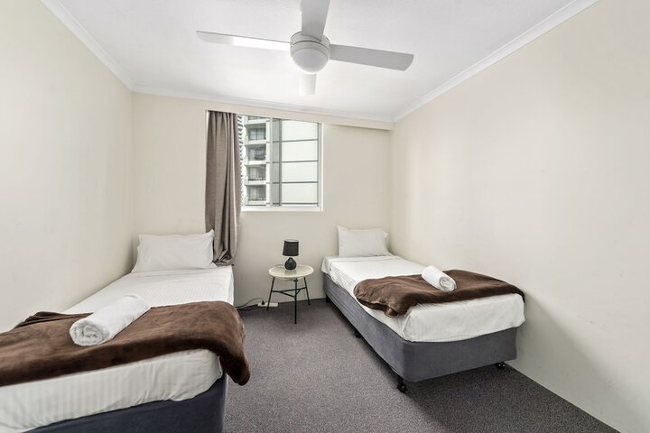 Room 9 of 82
