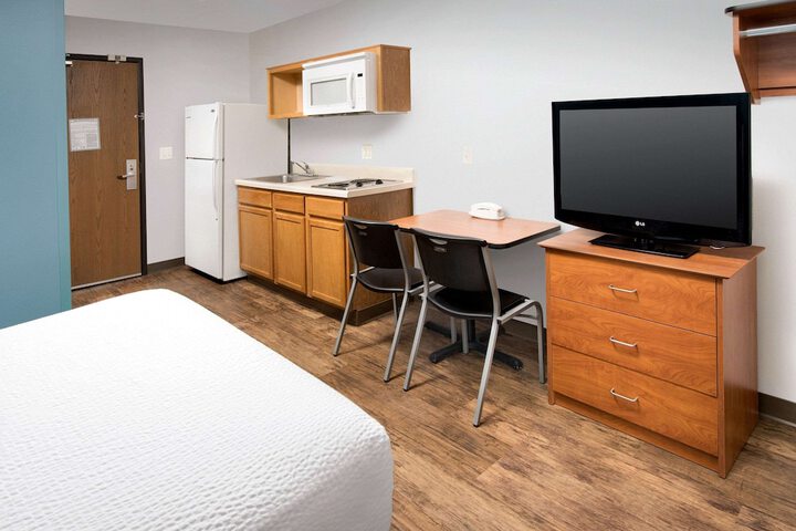 Standard Room, King or Two Doubles (1 of 16)