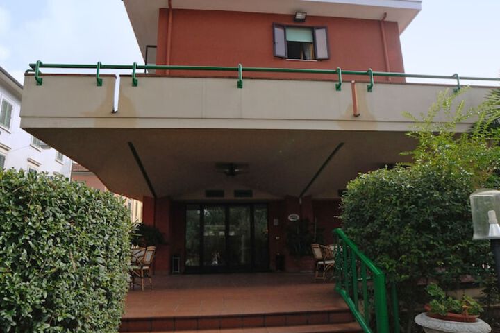 Hotel 66 of 73