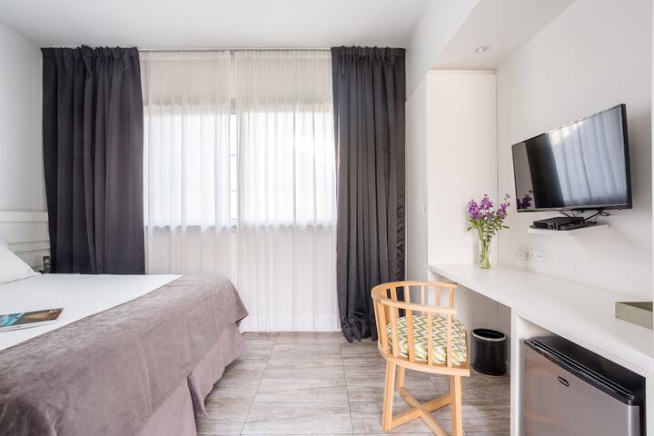 Room 82 of 181