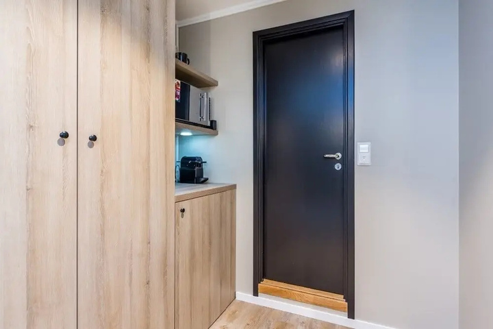 Room 3 of 8