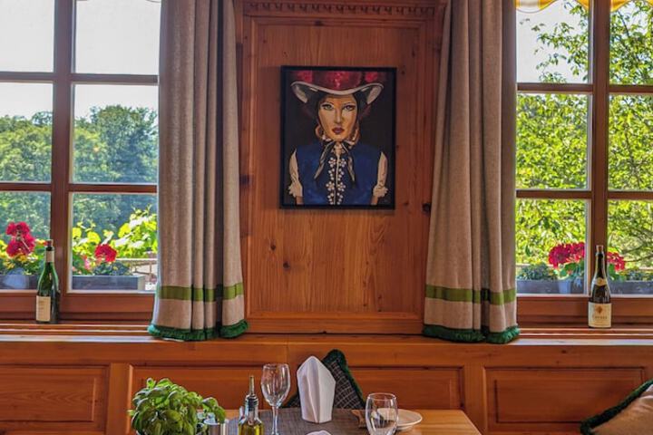 Dining 52 of 72