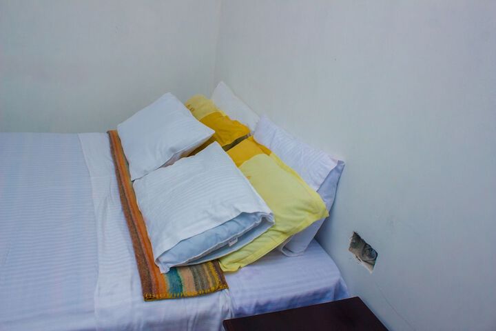 Room 4 of 18
