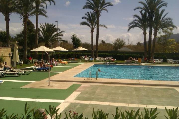 Pool 12 of 35