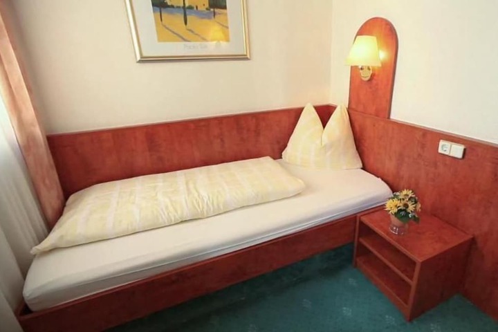 Room 12 of 45