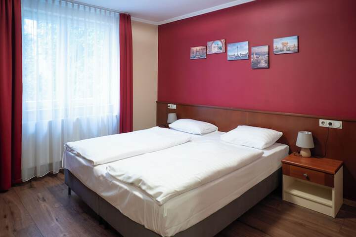 Room 50 of 153