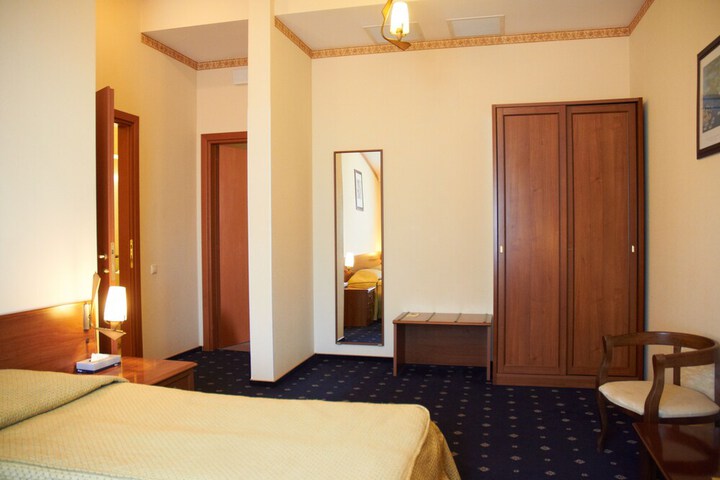Room 31 of 105
