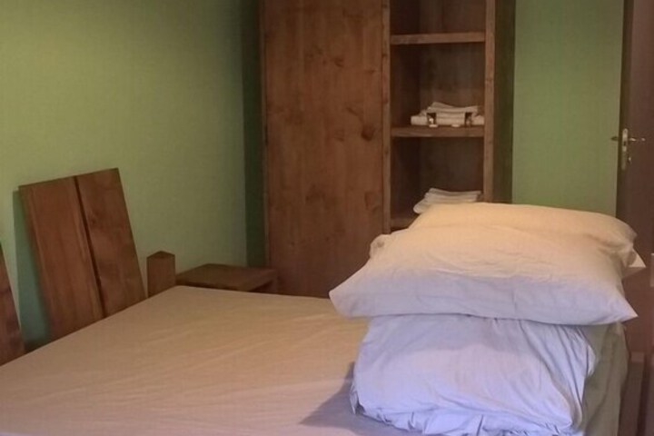 Room 11 of 38