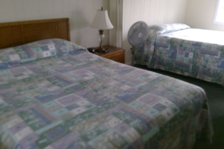 Room 4 of 17