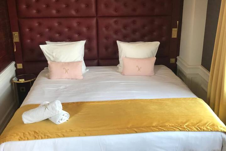 Room 14 of 49