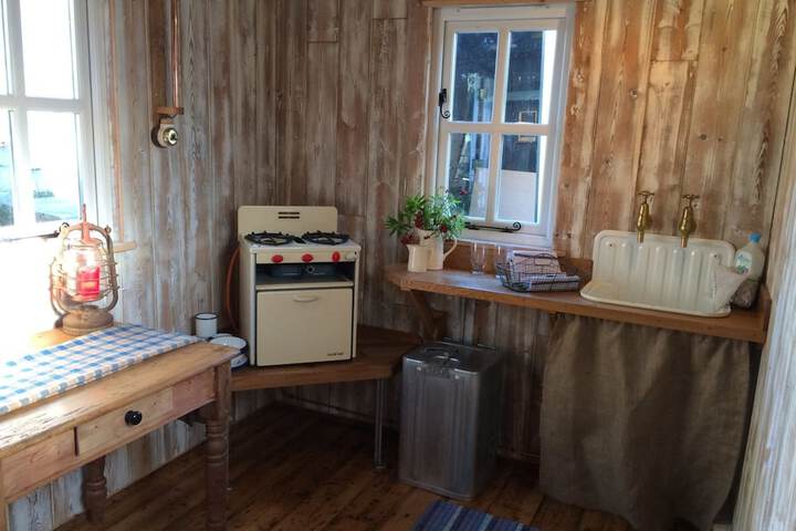 Room 6 of 8