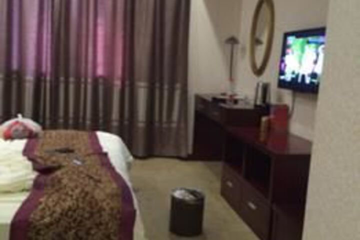 Room 17 of 33
