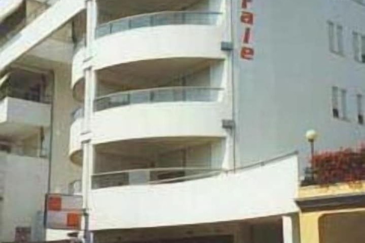 Hotel 33 of 34