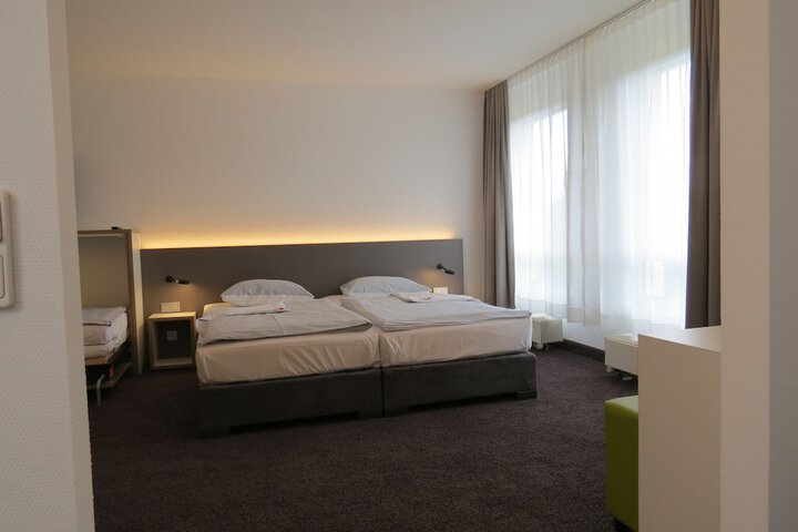 Room 70 of 125