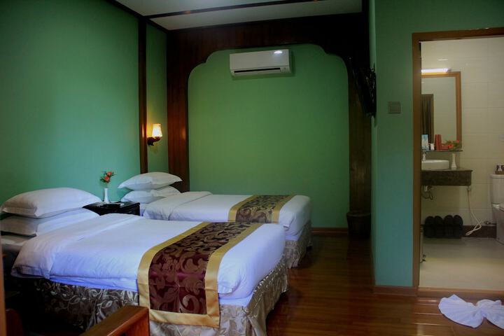 Room 8 of 63