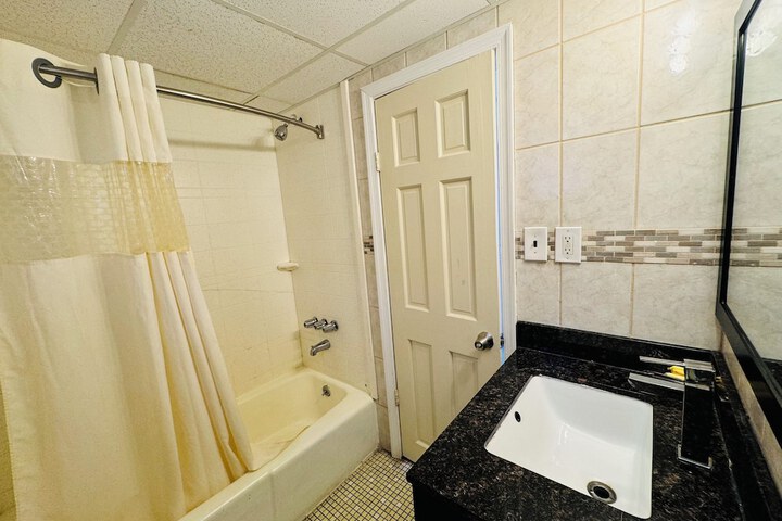 2 Double Beds (7 of 11)