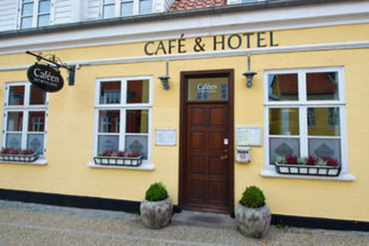 Hotel 24 of 31