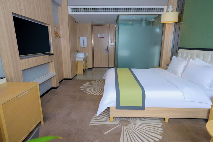 Room 4 of 26