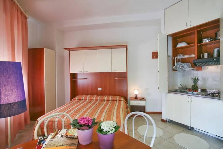 Room 8 of 41
