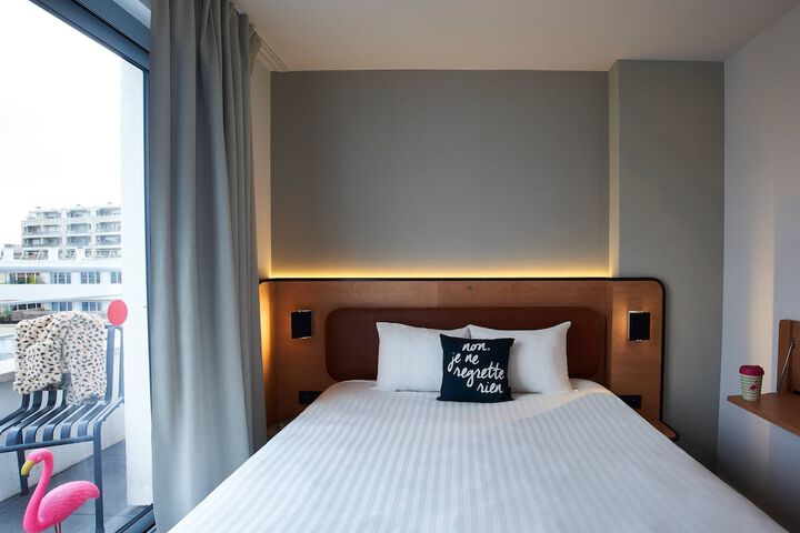 Room 27 of 79
