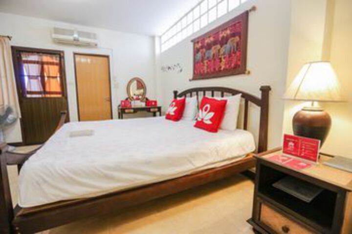 Room 52 of 84