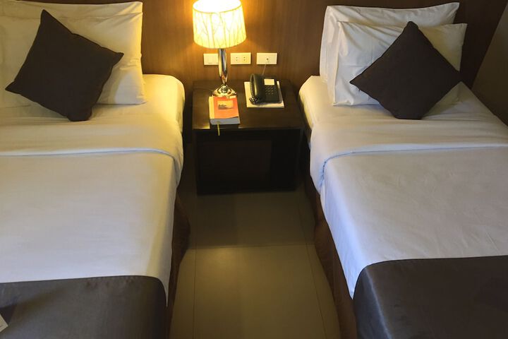 Room 2 of 23