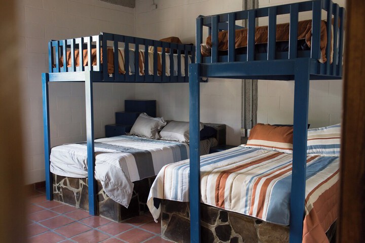 Room 33 of 96