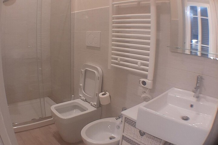 Room 42 of 48